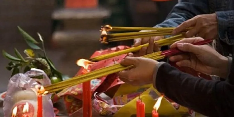 Giải vận đen cá cược - Làm lễ cúng bái