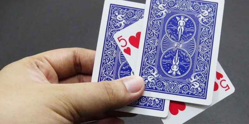 Những lỗi phổ biến khi nhận ra lá bài từ mặt sau