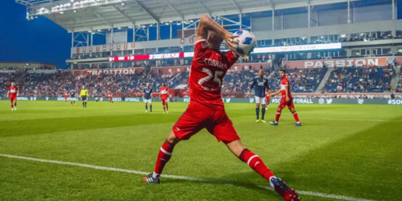 Kèo ném biên có nghĩa là gì?