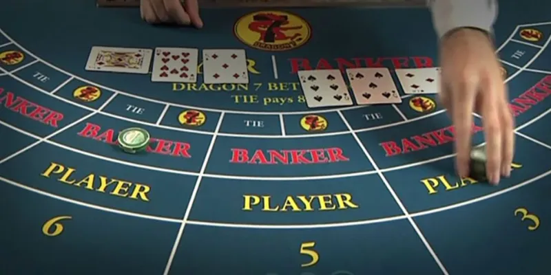 Xem xét khả năng thắng và mức trả thưởng trong baccarat